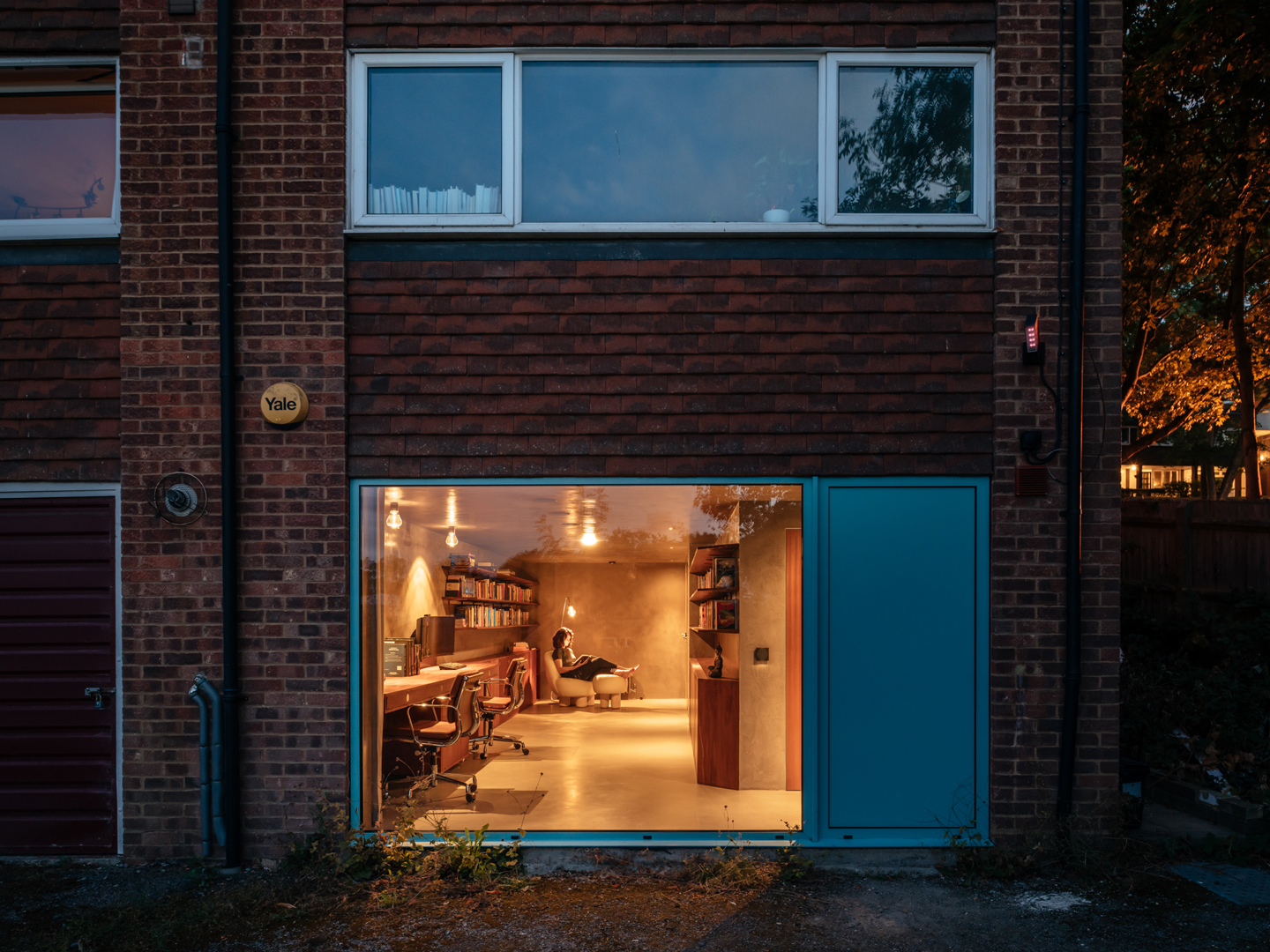 Home office in a garage conversion - New London Architecture